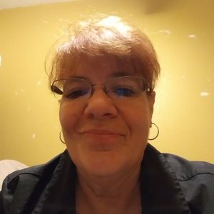 Meet your Posher, Debbie